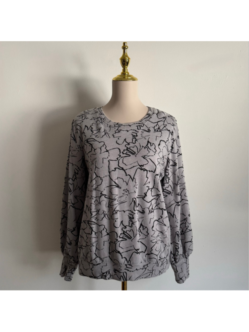 Women's Nine West Floral Sweatshirt Size L Grey and Black